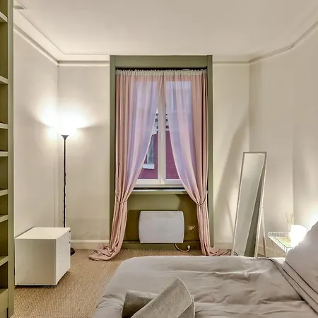 Daire Le Treilhard - Champs Elysees